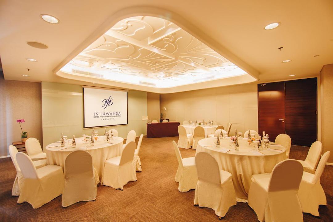 Js Luwansa Hotel & Convention Center Джакарта Екстер'єр фото