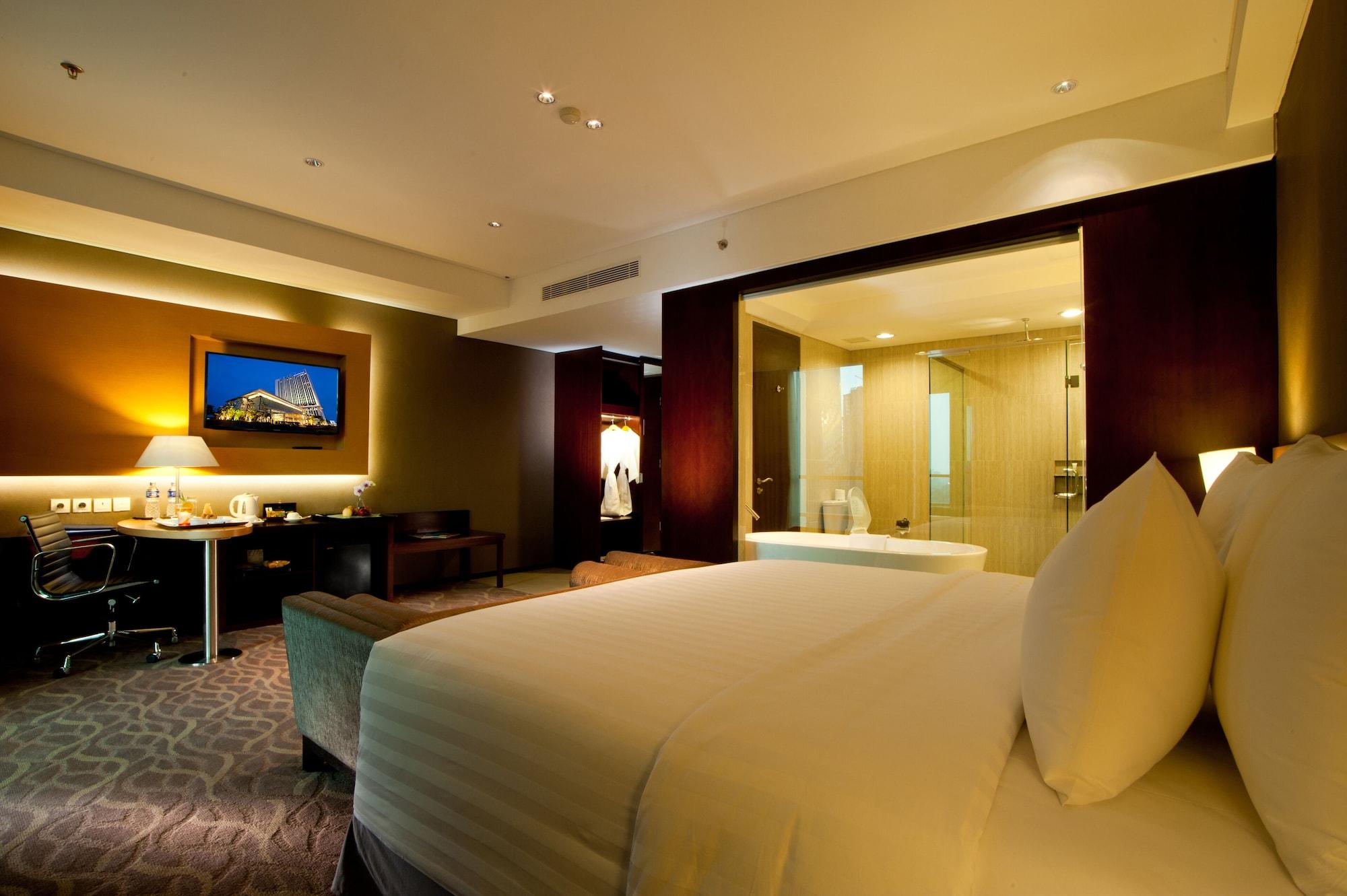 Js Luwansa Hotel & Convention Center Джакарта Екстер'єр фото